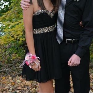 black strapless homecoming dress